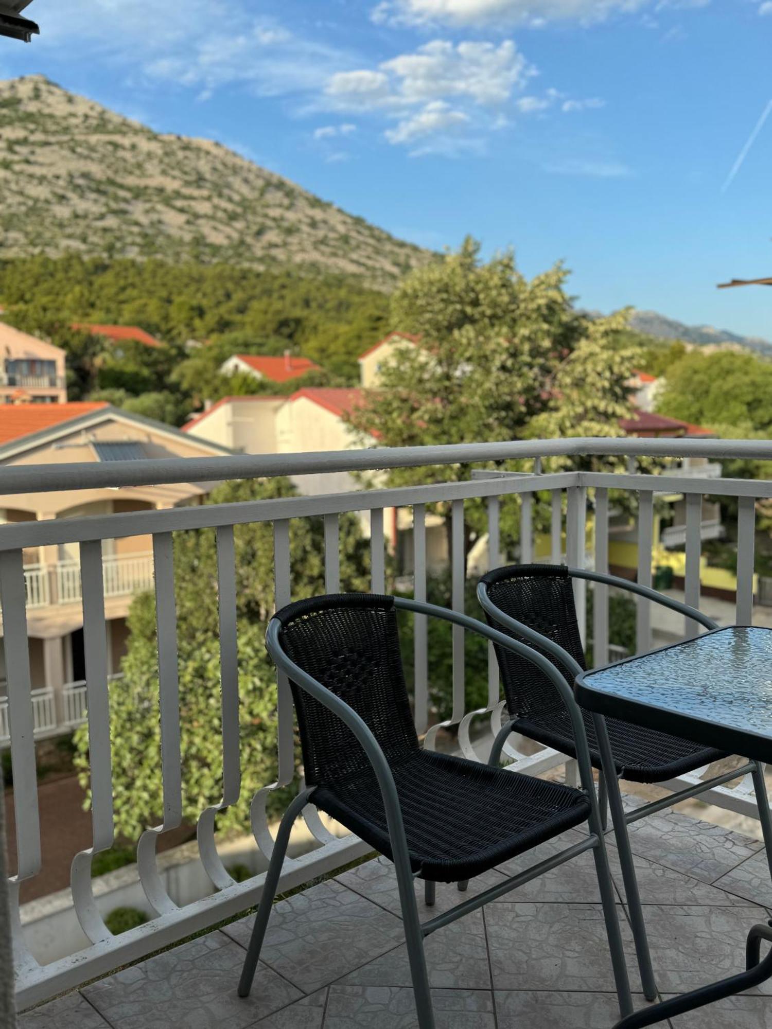 Apartment Nina Starigrad Paklenica Exterior photo
